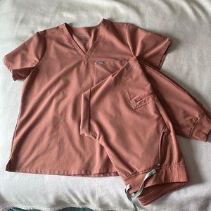 Figs scrub set, XL 1 pocket top, L Joggers, Mauve